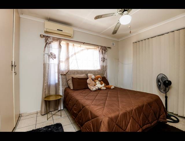 6 BEDROOM HOUSE FOR SALE IN AVOCA